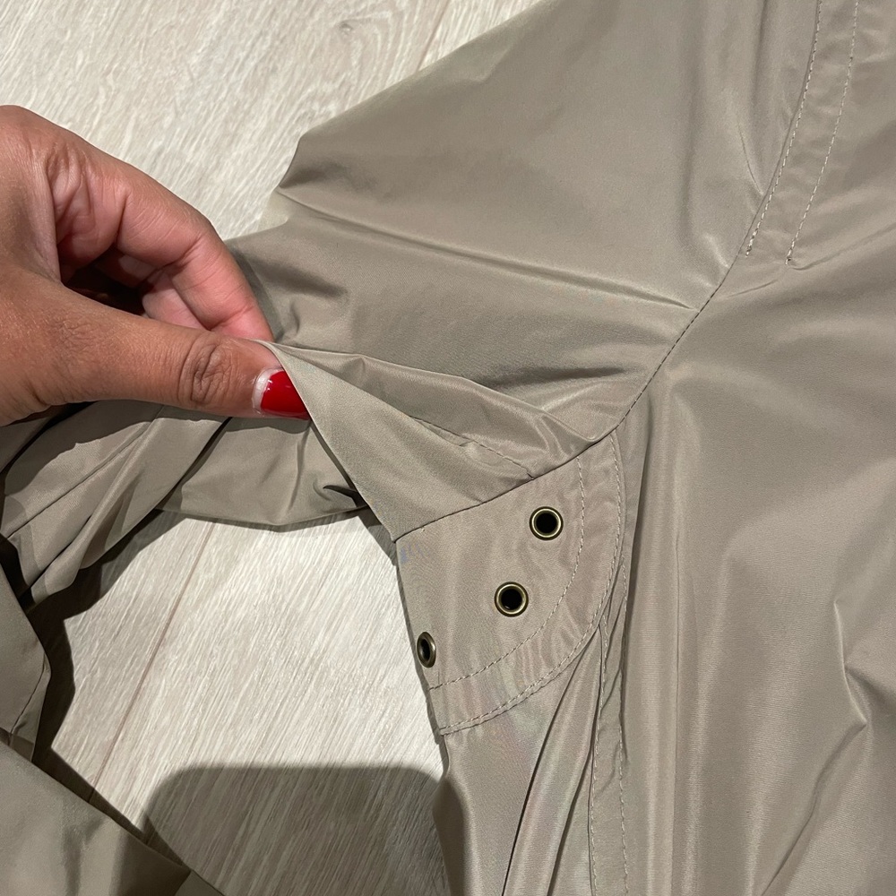 Burberry Brit Nylon Short Hooded Beige Trench - Picture 9 of 11